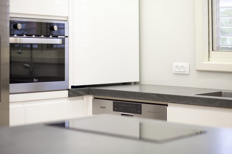 RAMAT HASHARON APARTMENT KITCHEN 1