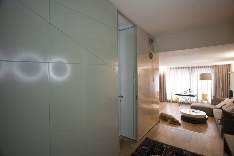 LIVING ROOM 11
